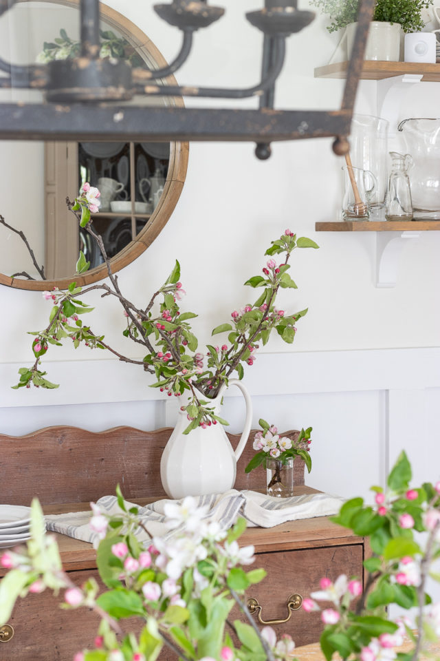 Thrifty and Simple Spring Dining Room Ideas - Pine and Prospect Home