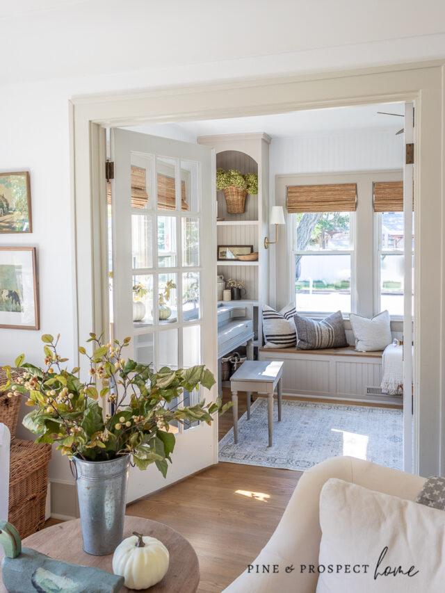 Gorgeous cozy cottage sunroom