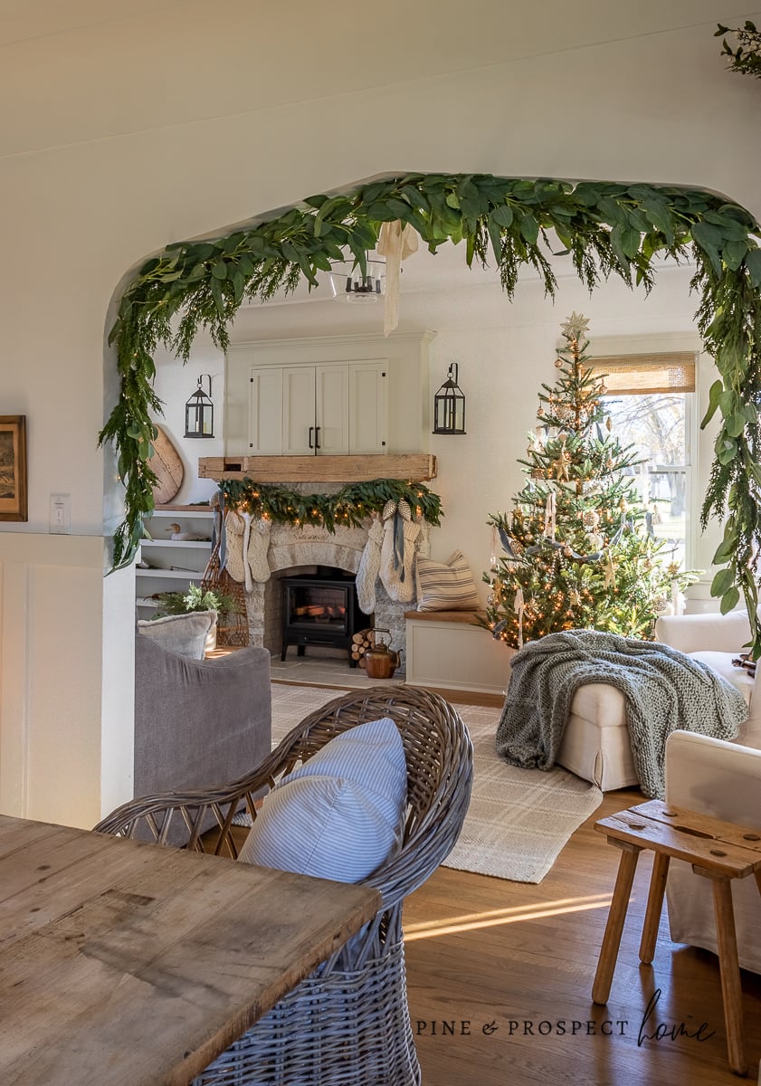 Vintage Inspired Christmas Home Tour - Pine and Prospect Home