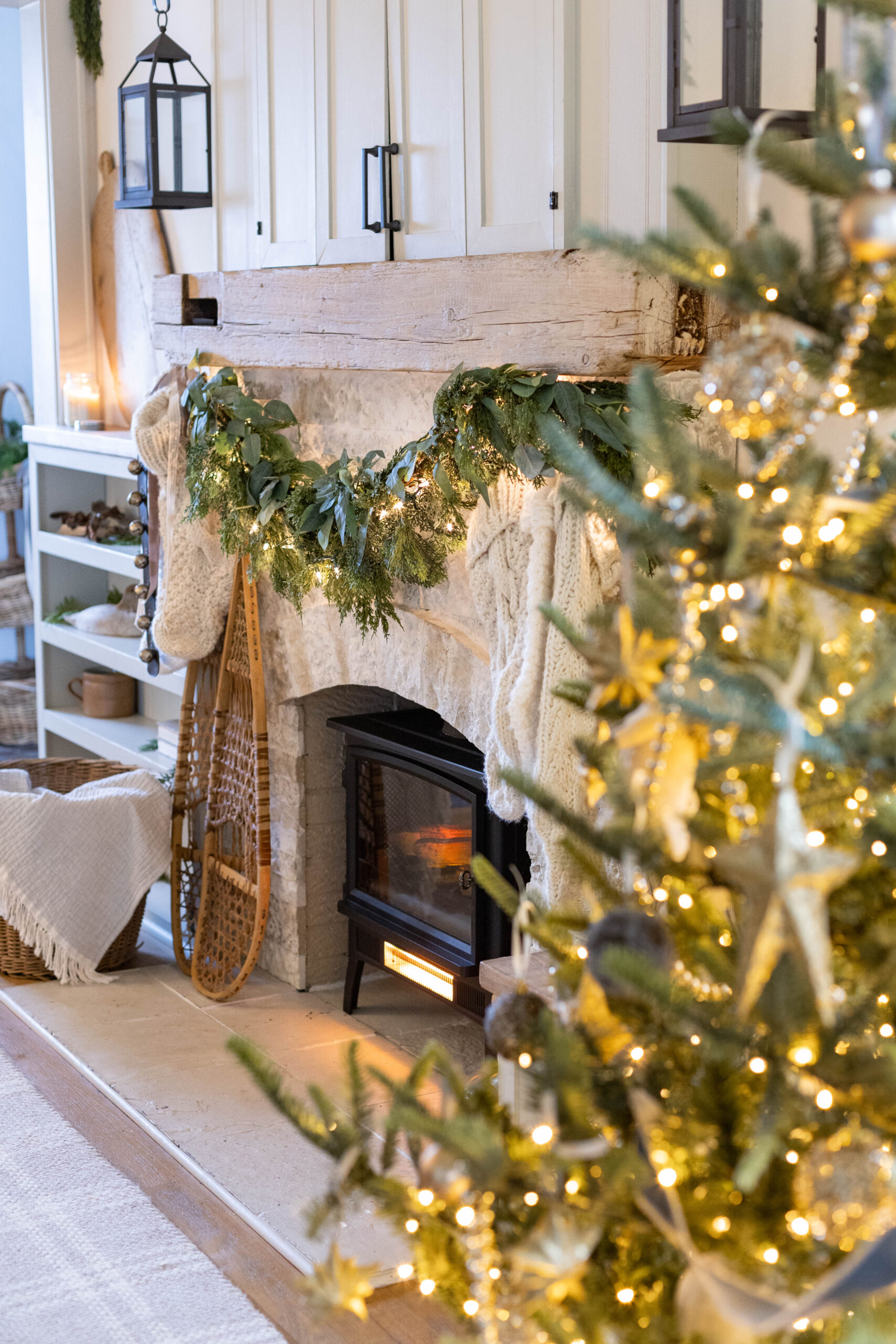Cozy Christmas Fireplace