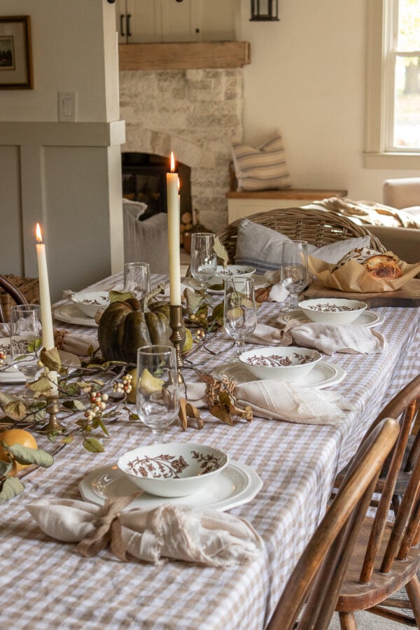 How to Create a Beautiful Thanksgiving Tablescape on a Budget (Using ...