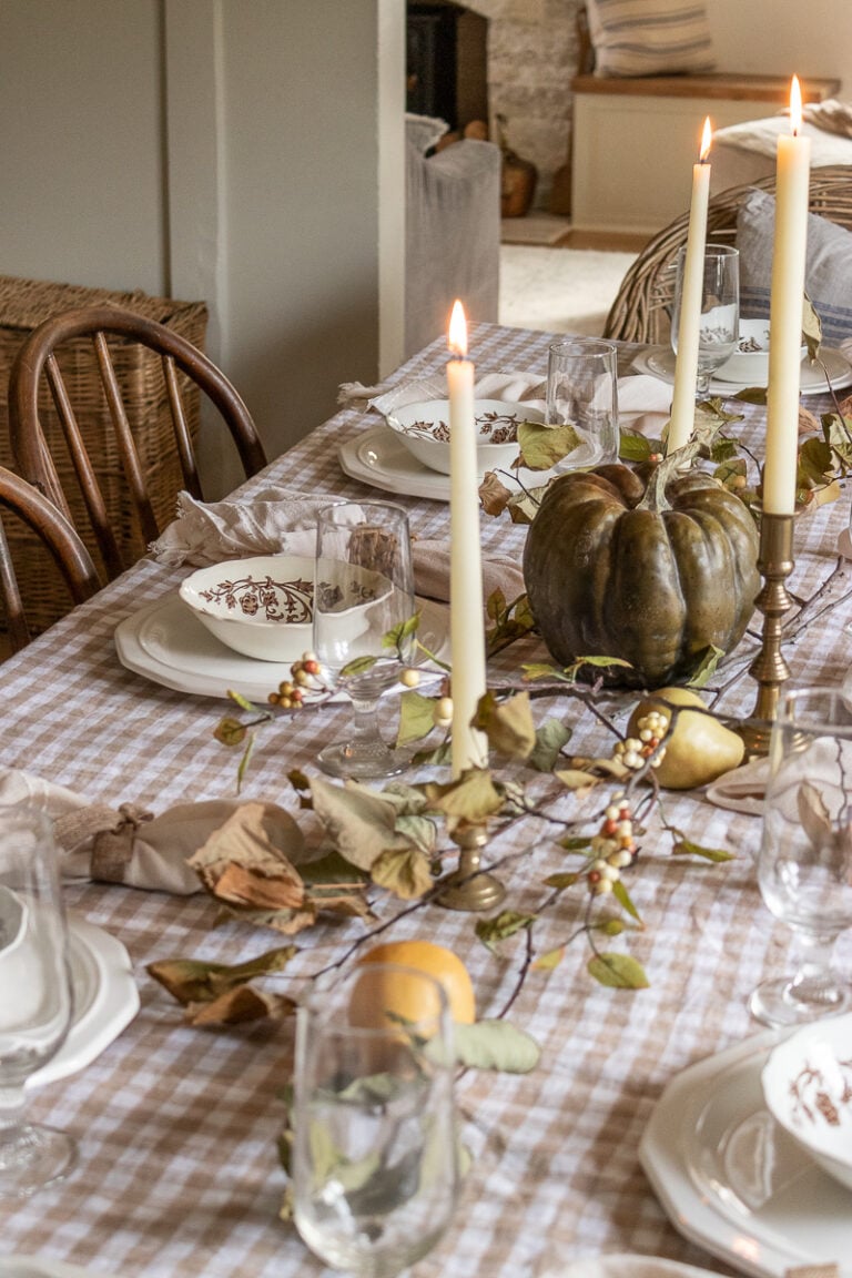 How to Create a Beautiful Thanksgiving Tablescape on a Budget (Using ...