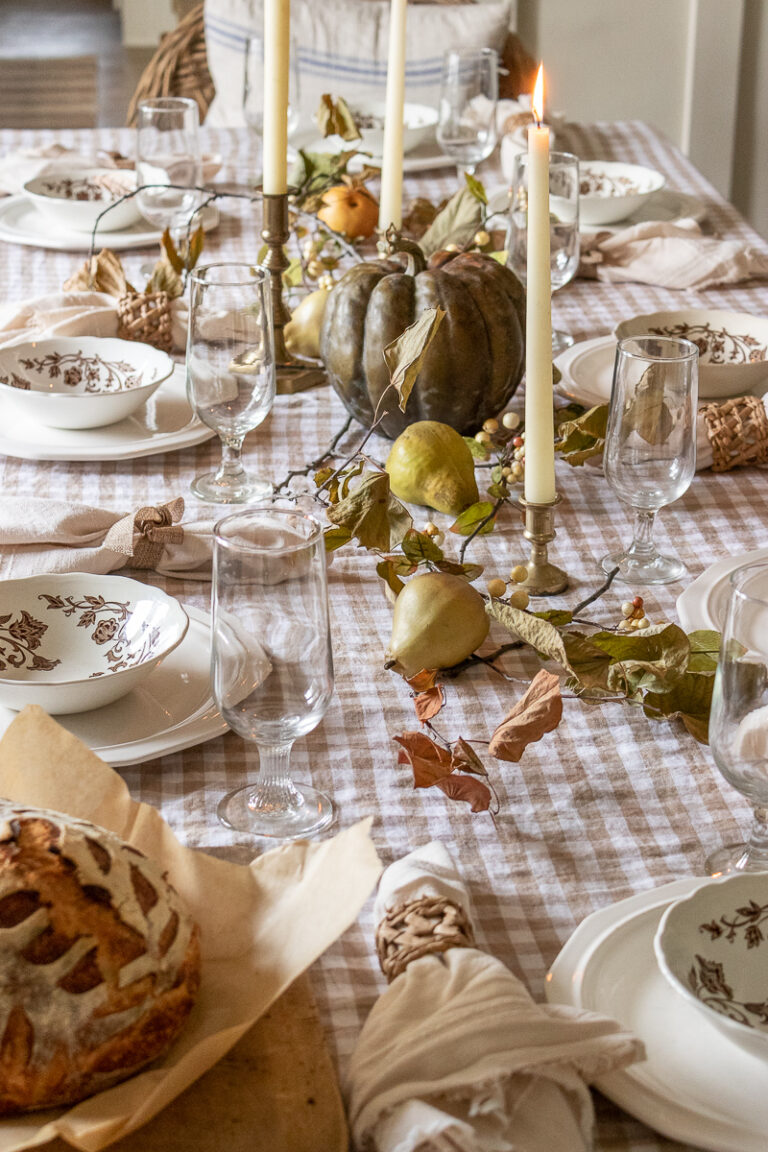 How to Create a Beautiful Thanksgiving Tablescape on a Budget (Using ...