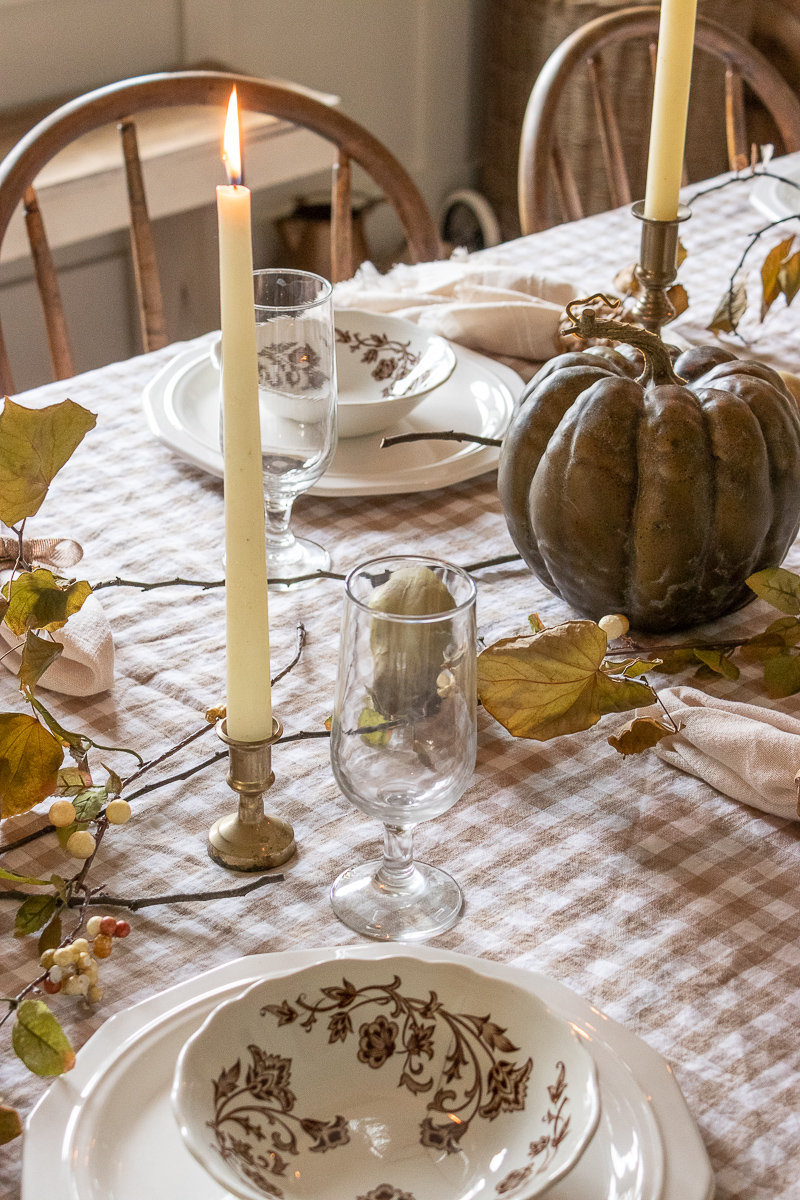 Use a duvet, sheet or curtain for you Thanksgiving table cover