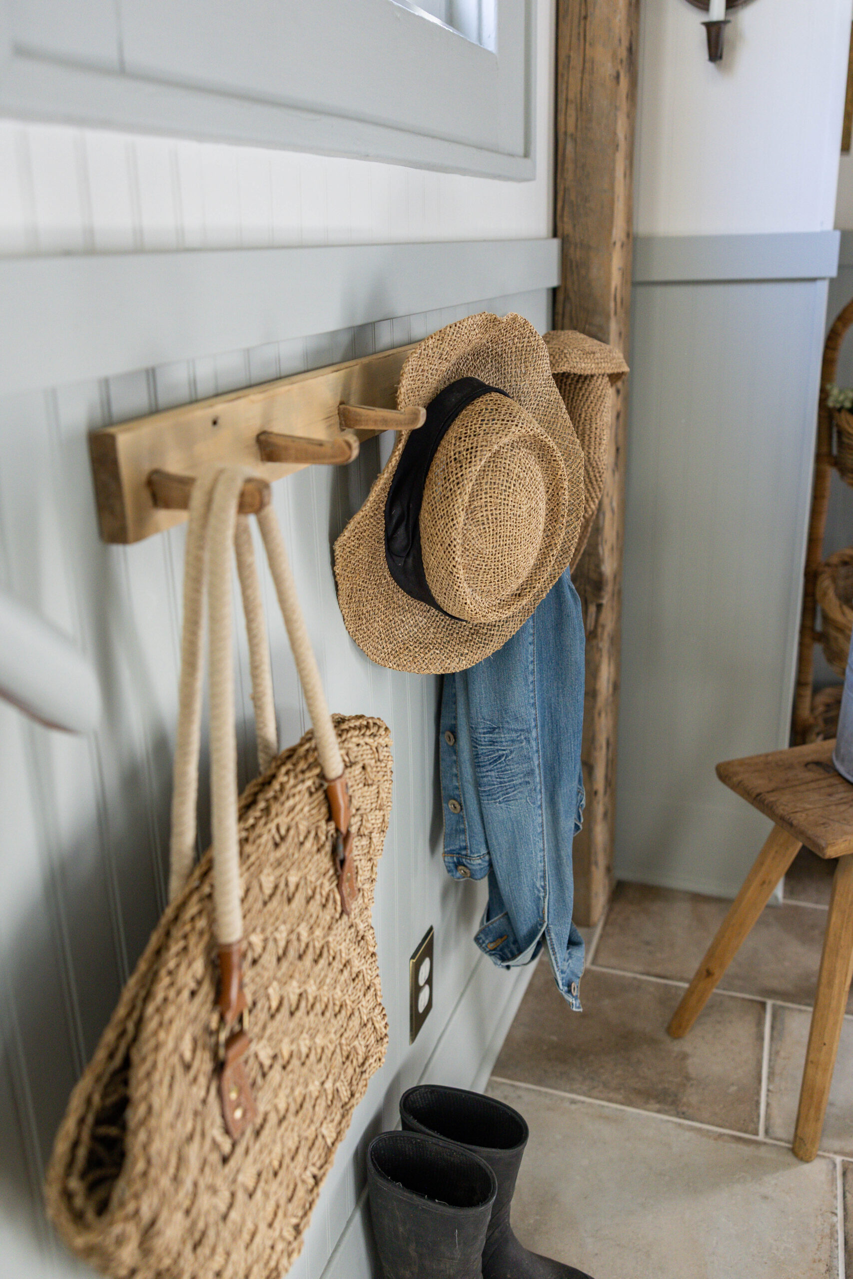 Entryway spring decor