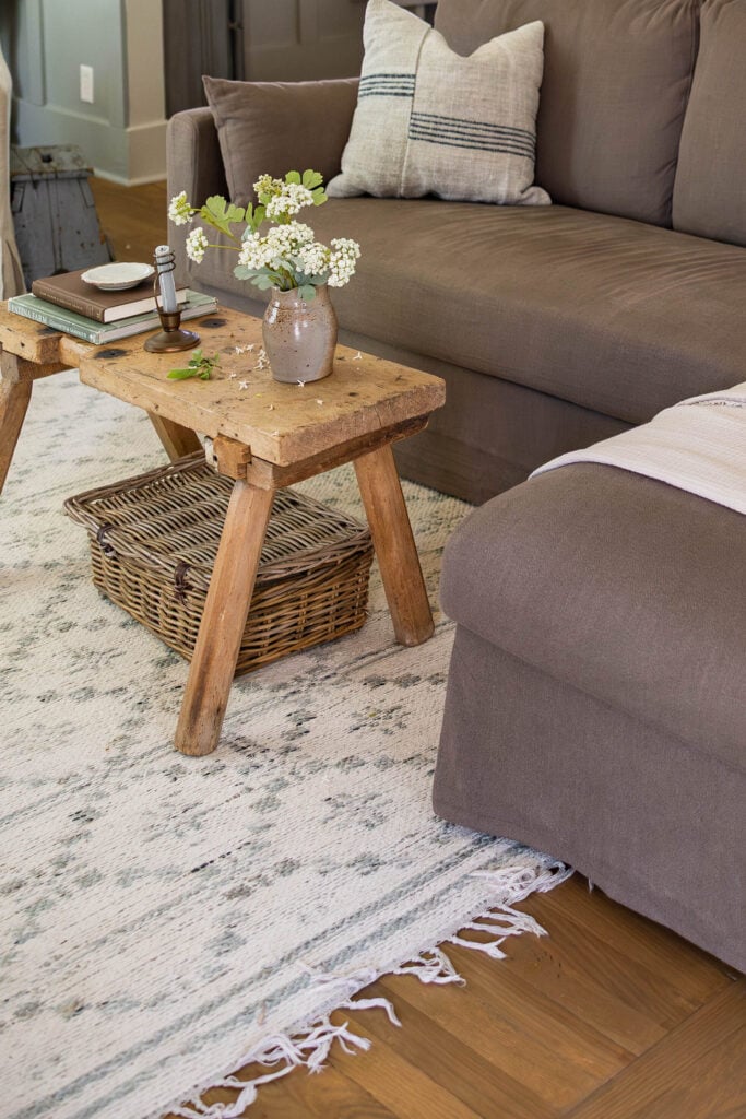 How to style a coffee table