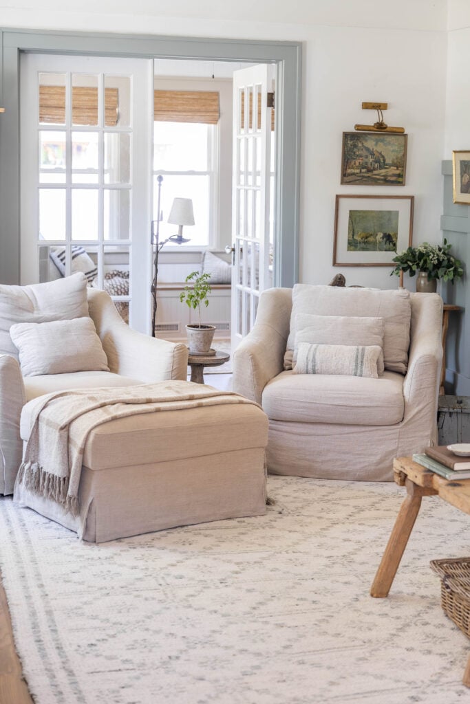 How to decorate with throw pillows