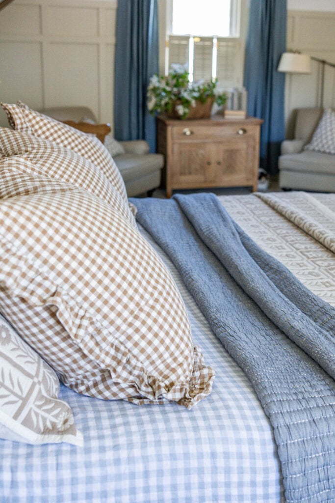 Cottage style throw pillows